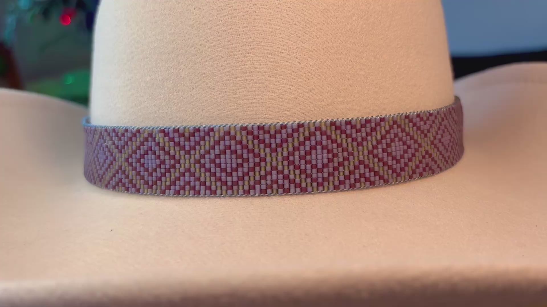 Diamond Outline with Checkered Endings Hatband